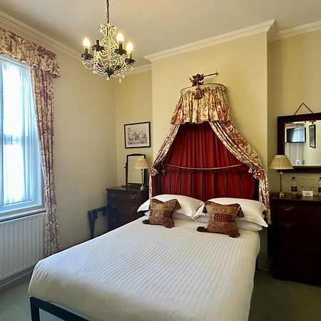 Albert & Victoria Guest House Істборн Екстер'єр фото