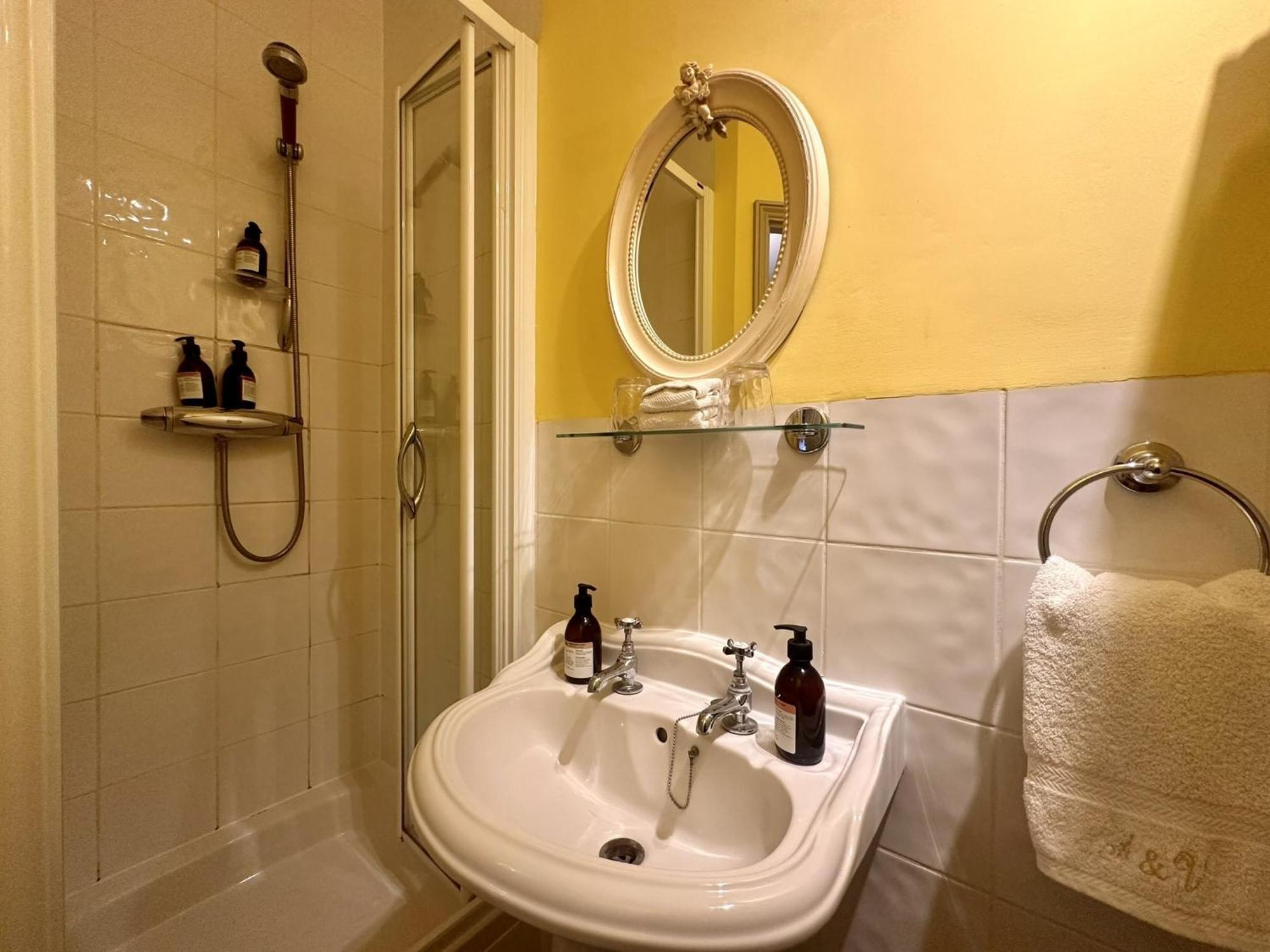 Albert & Victoria Guest House Істборн Номер фото