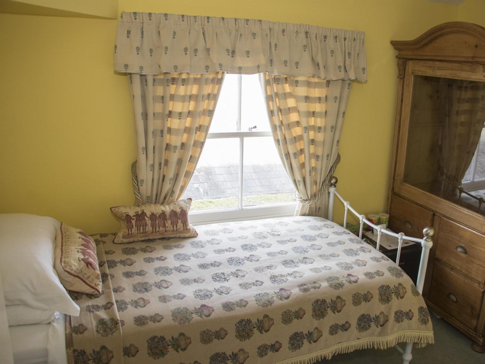 Albert & Victoria Guest House Істборн Екстер'єр фото
