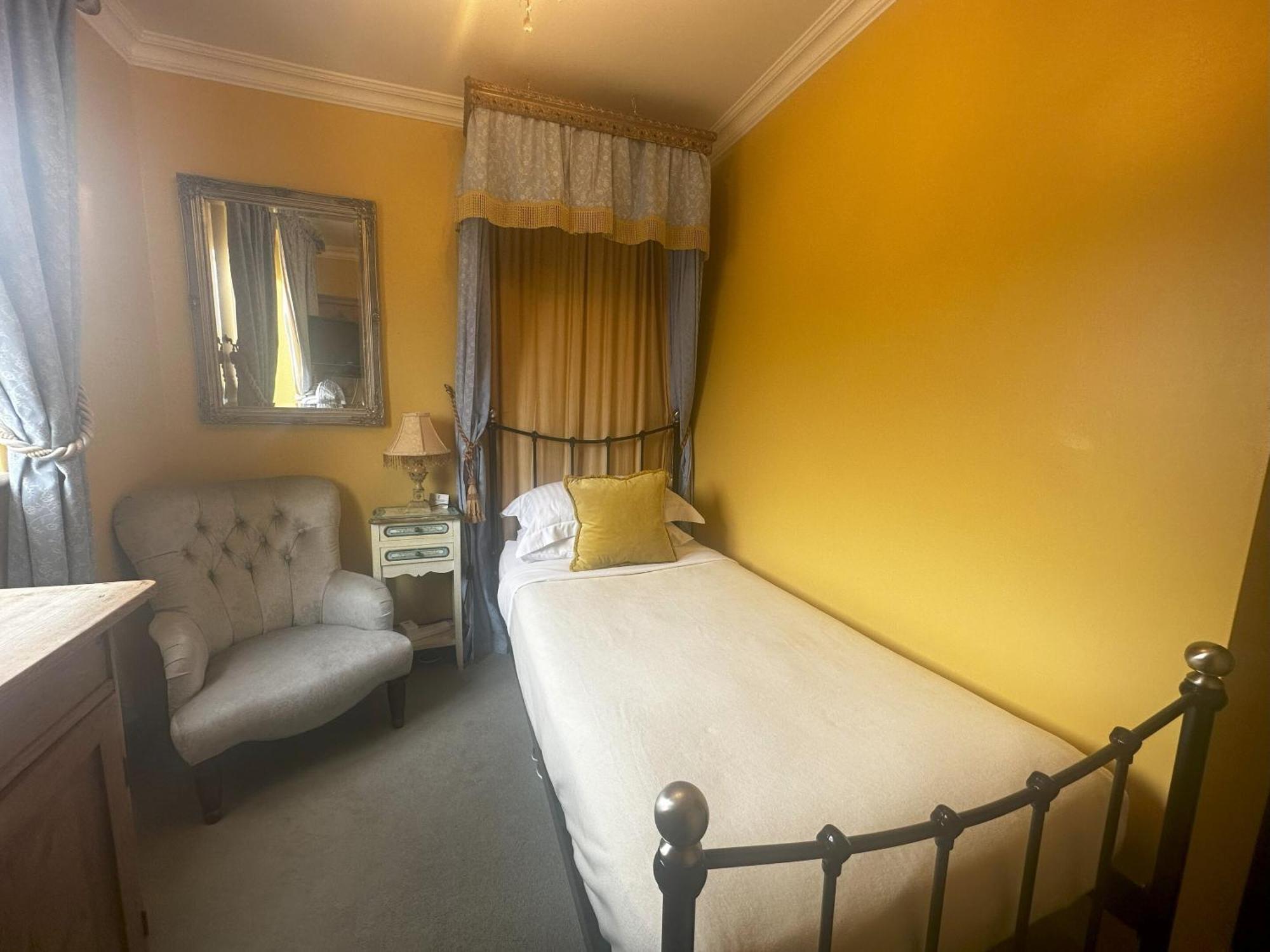 Albert & Victoria Guest House Істборн Екстер'єр фото