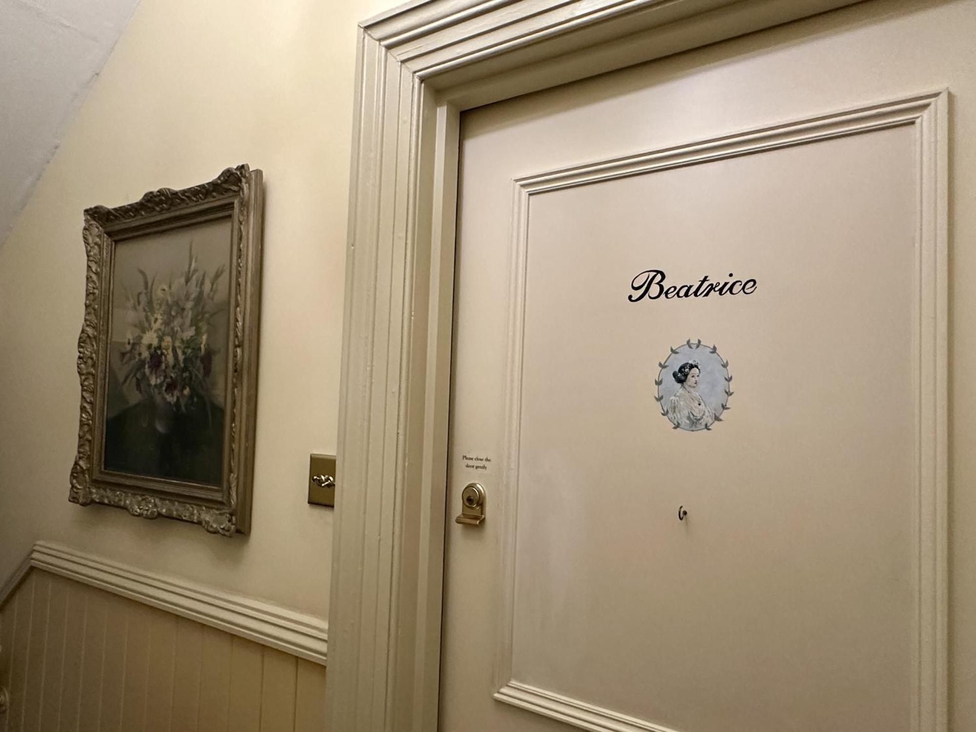 Albert & Victoria Guest House Істборн Номер фото