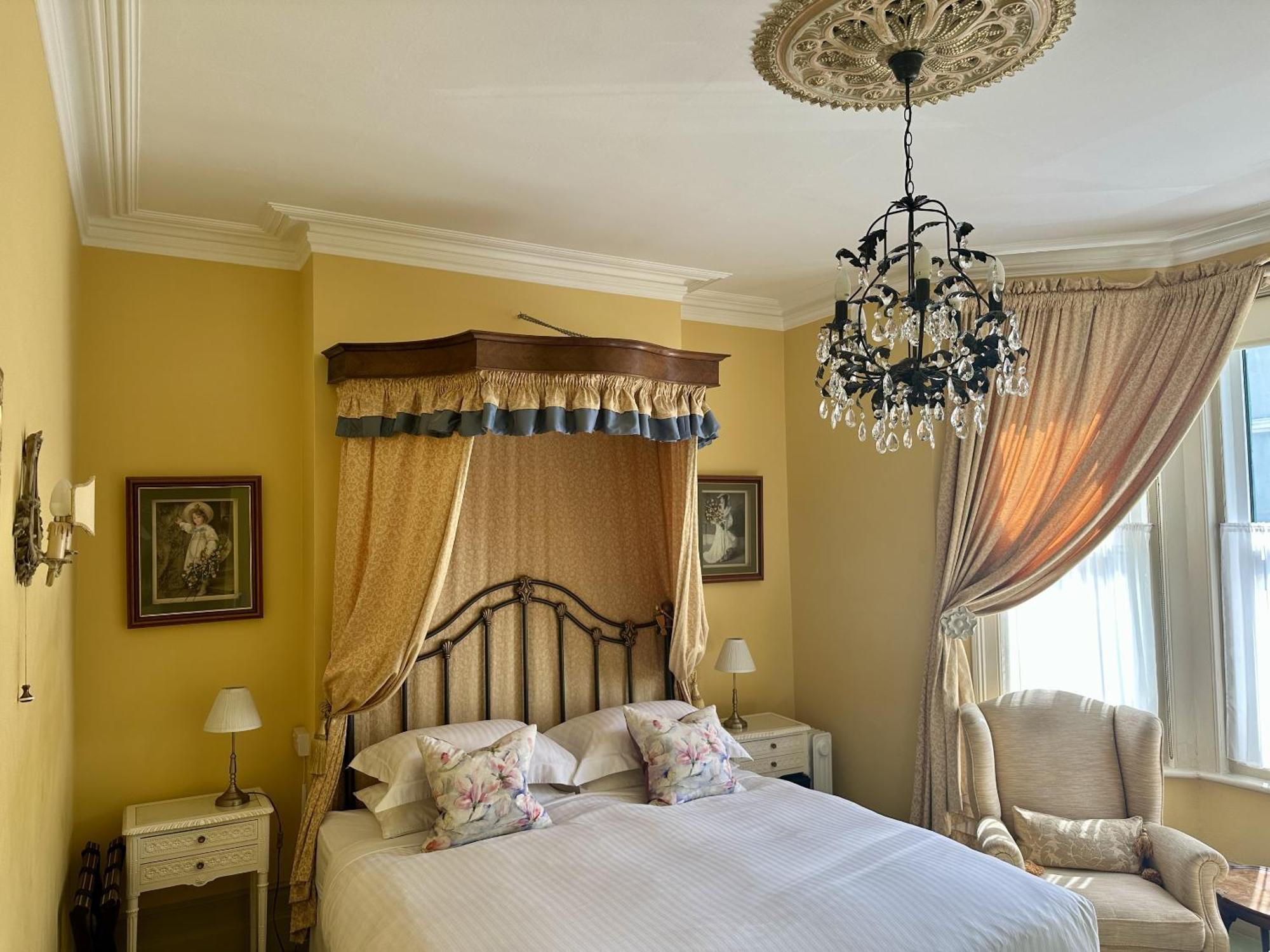 Albert & Victoria Guest House Істборн Екстер'єр фото