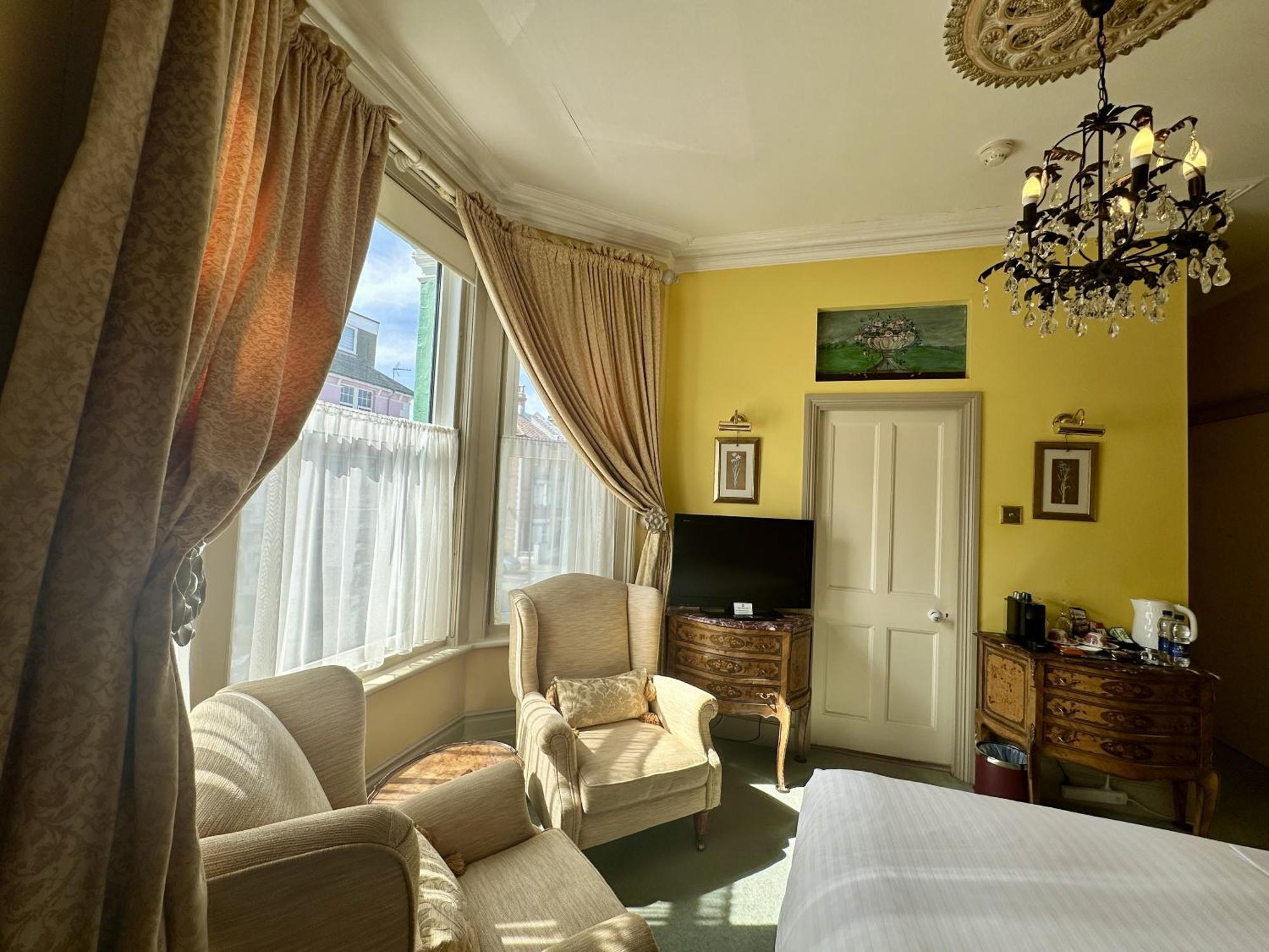 Albert & Victoria Guest House Істборн Номер фото