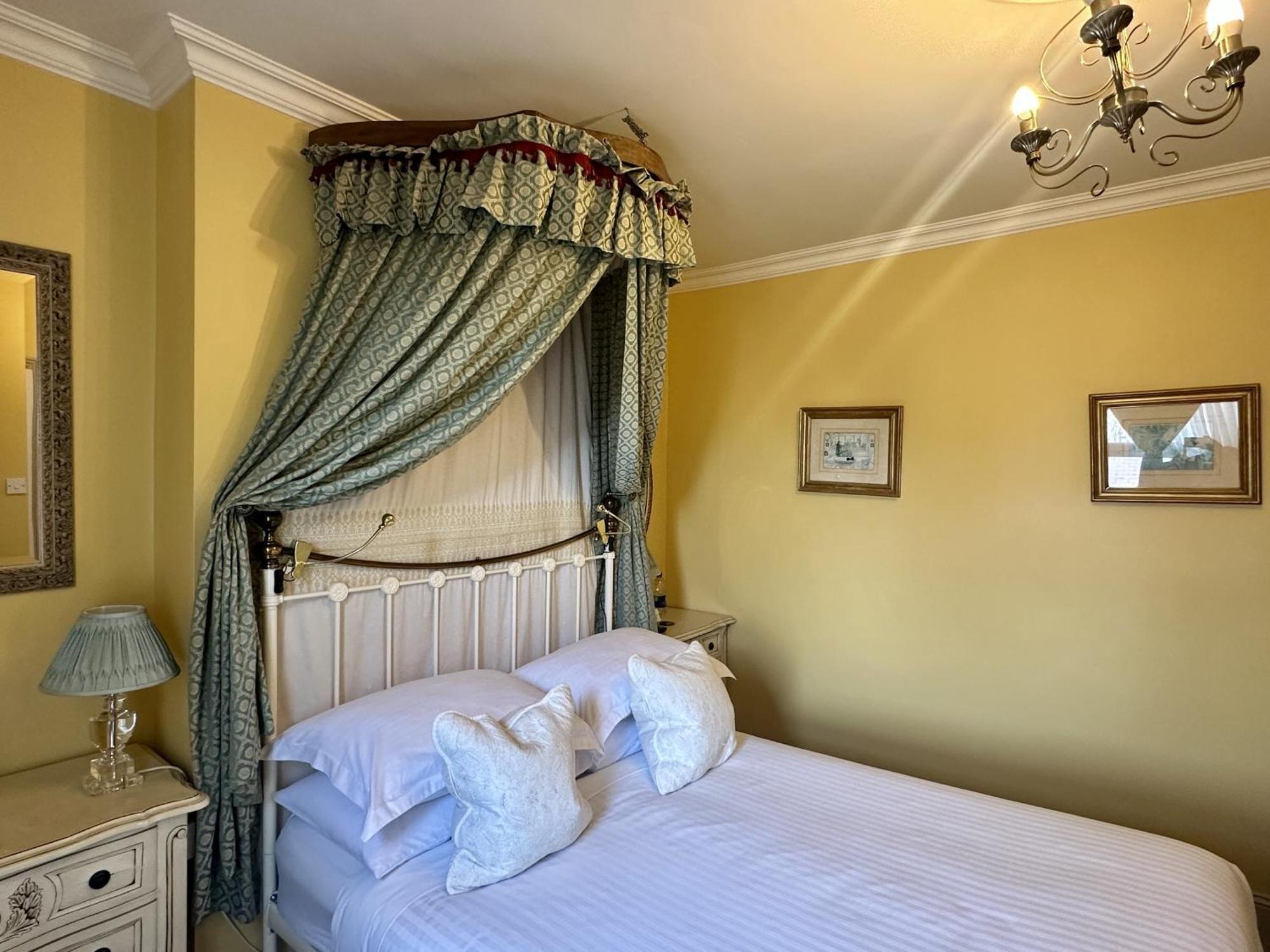 Albert & Victoria Guest House Істборн Номер фото