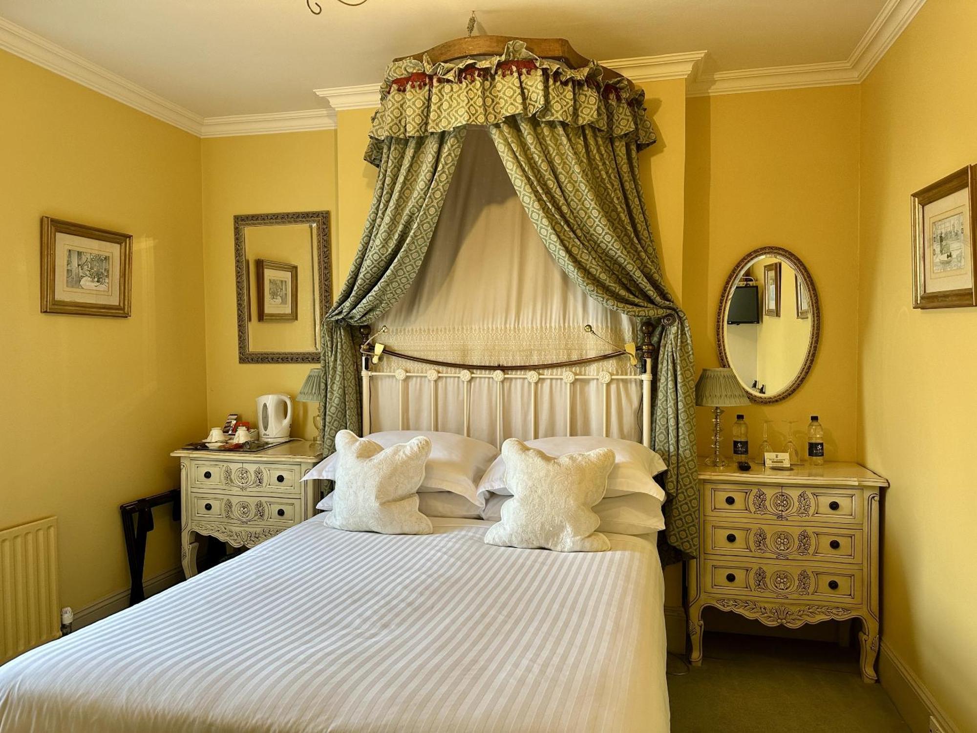 Albert & Victoria Guest House Істборн Екстер'єр фото