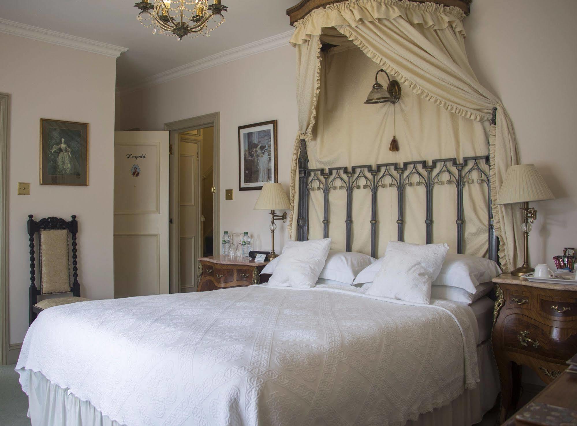 Albert & Victoria Guest House Істборн Екстер'єр фото